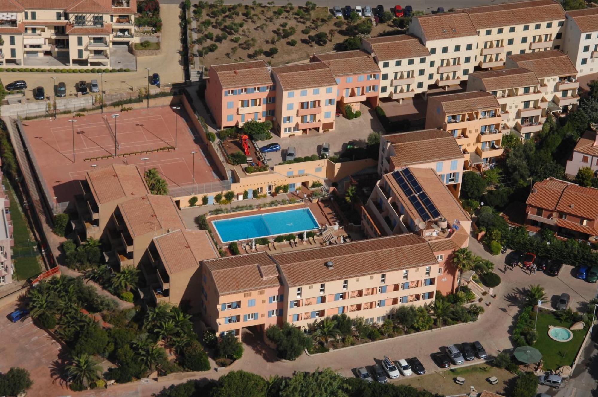 Le Nereidi Hotel & Residence Con Piscina-Tennis-Fitness-Parcheggio Coperto-Sala Conferenze Ла-Маддалена Экстерьер фото