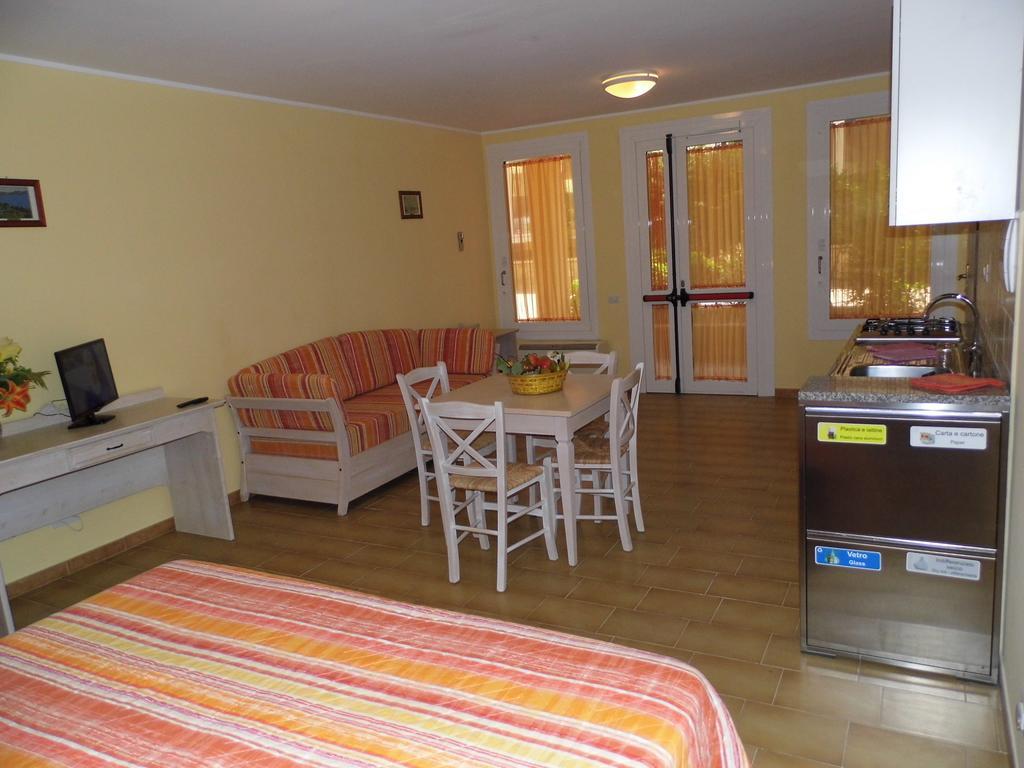 Le Nereidi Hotel & Residence Con Piscina-Tennis-Fitness-Parcheggio Coperto-Sala Conferenze Ла-Маддалена Экстерьер фото