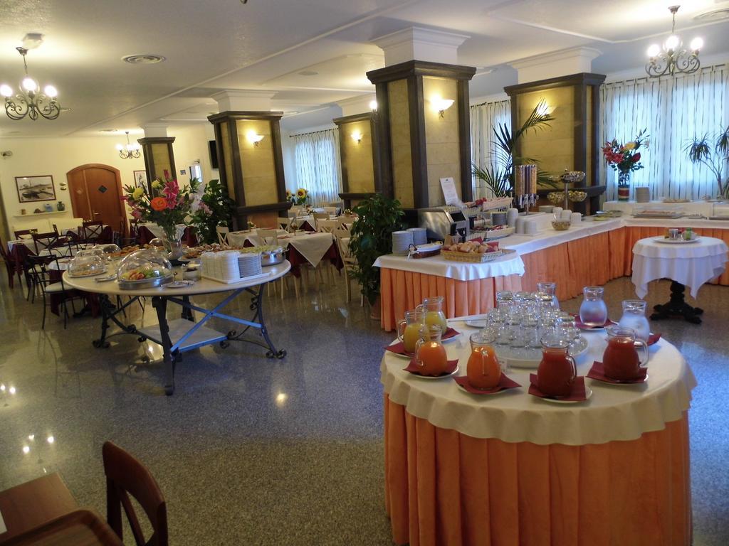 Le Nereidi Hotel & Residence Con Piscina-Tennis-Fitness-Parcheggio Coperto-Sala Conferenze Ла-Маддалена Экстерьер фото